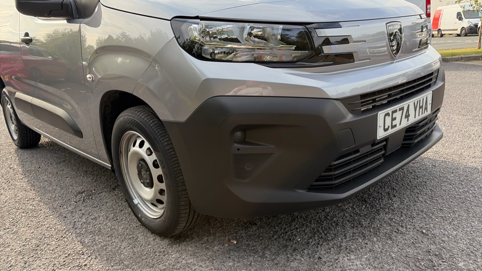 Peugeot Partner Standard Diesel 1.5 BlueHDi 100 Professional Van - Image 33