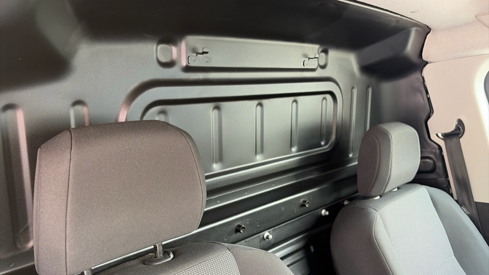 Peugeot Partner Standard Diesel 1.5 BlueHDi 100 Professional Van - Image 40