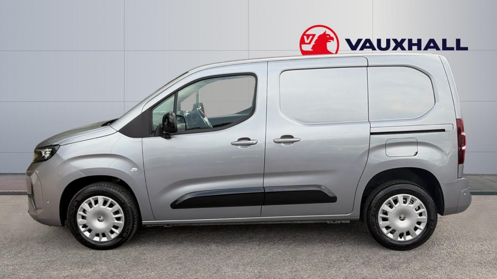 Vauxhall Combo Cargo Combo Diesel 1.5 Turbo D 100ps Pro H1 Van - Image 4