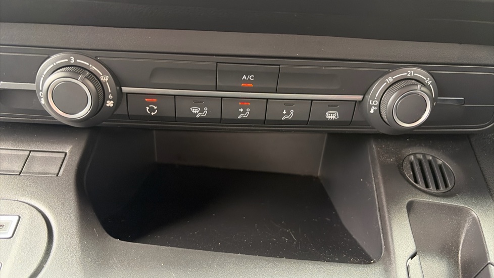 Vauxhall Combo Cargo Combo Diesel 1.5 Turbo D 100ps Pro H1 Van - Image 21