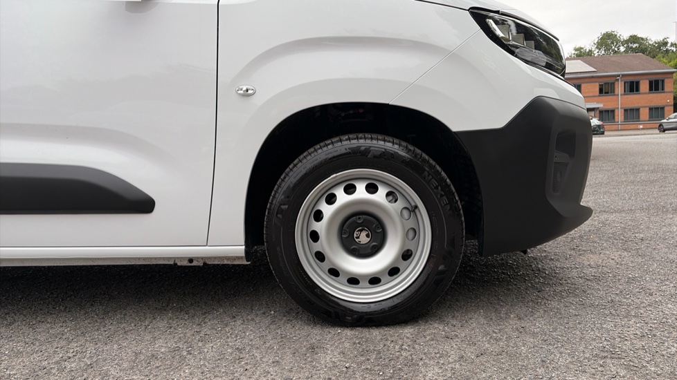Vauxhall Combo Cargo Combo Xl Diesel 1.5 Turbo D 130ps Prime Plus H1 Van Auto - Image 22