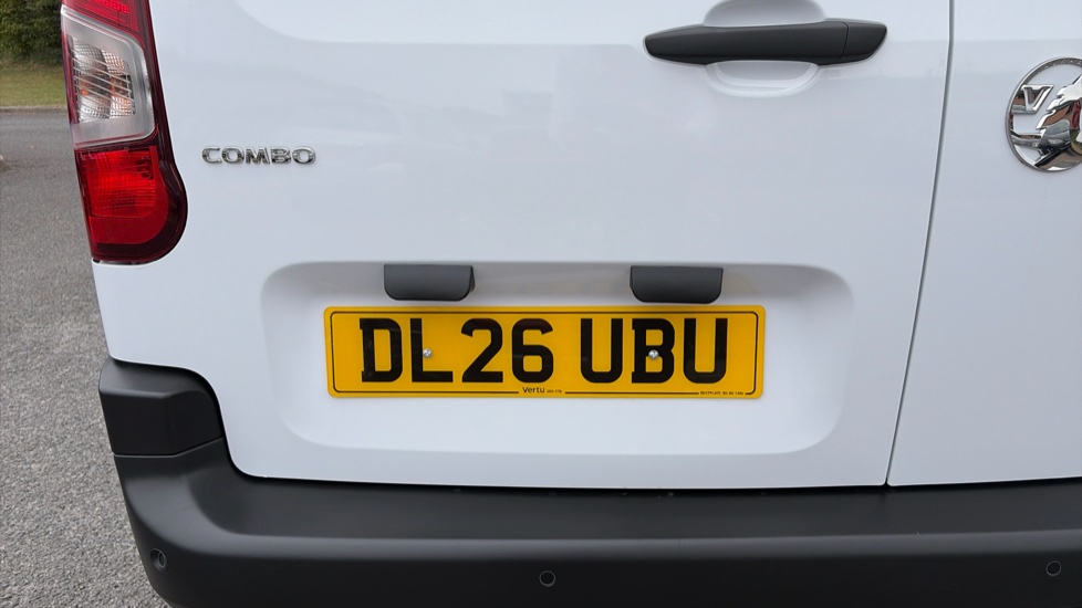 Vauxhall Combo Cargo Combo Xl Diesel 1.5 Turbo D 130ps Prime Plus H1 Van Auto - Image 35
