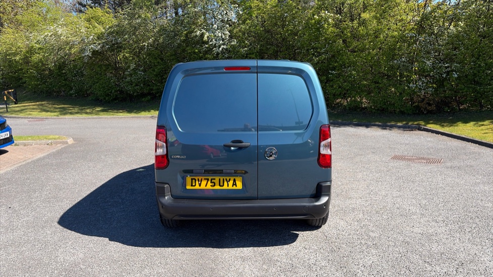 Vauxhall Combo Cargo Combo Diesel 1.5 Turbo D 100ps Prime Plus H1 Van - Image 11