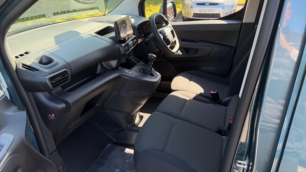 Vauxhall Combo Cargo Combo Diesel 1.5 Turbo D 100ps Prime Plus H1 Van - Image 13