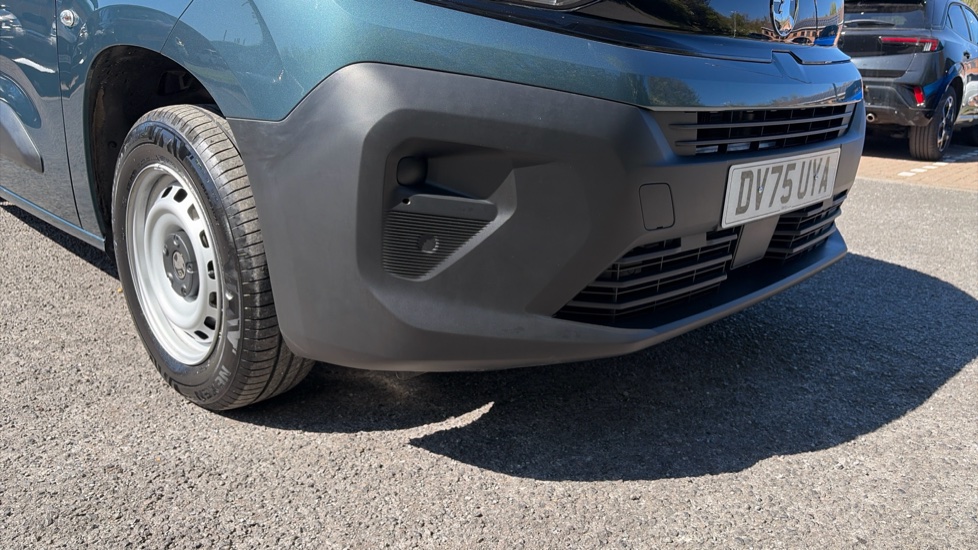 Vauxhall Combo Cargo Combo Diesel 1.5 Turbo D 100ps Prime Plus H1 Van - Image 37