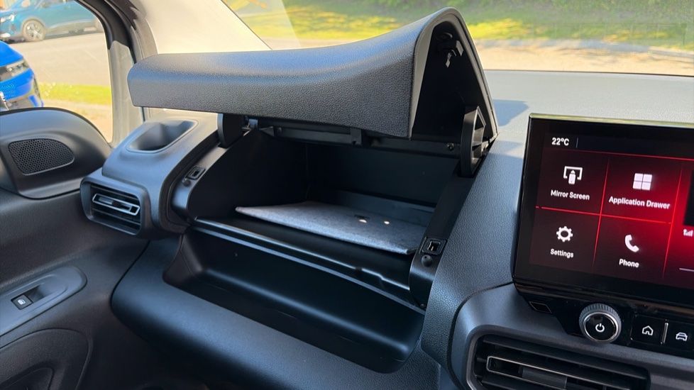 Vauxhall Combo Cargo Combo Diesel 1.5 Turbo D 100ps Prime Plus H1 Van - Image 39