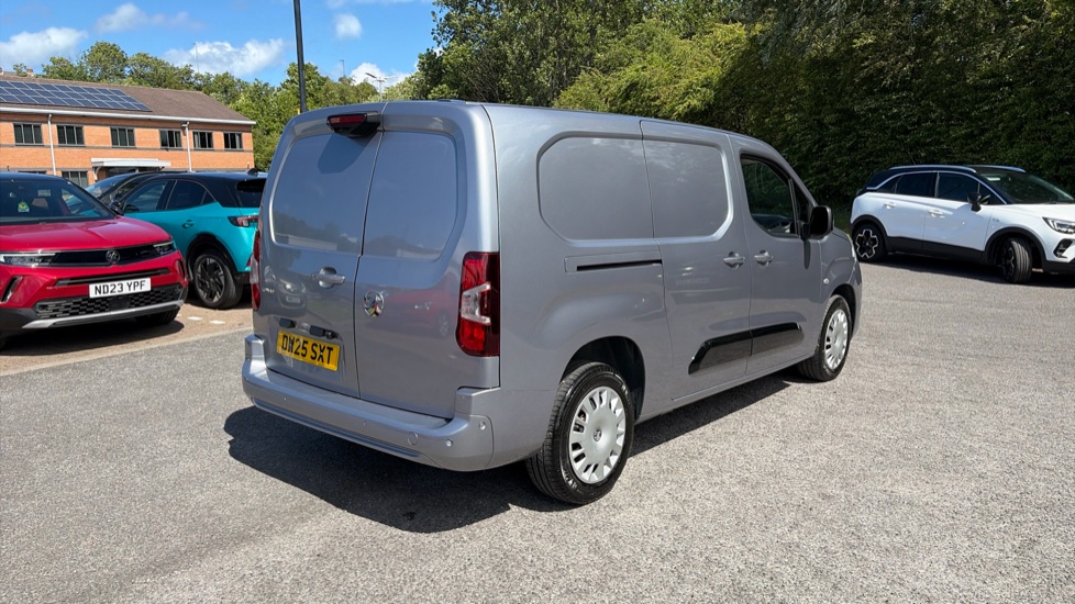 Vauxhall Combo Cargo Combo Xl Diesel 1.5 Turbo D 100ps Pro H1 Van - Image 10
