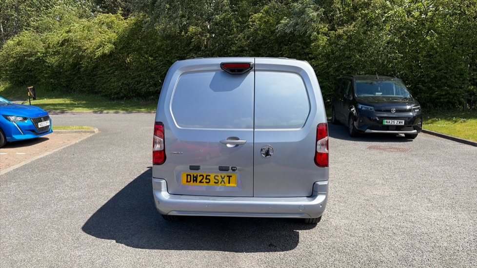 Vauxhall Combo Cargo Combo Xl Diesel 1.5 Turbo D 100ps Pro H1 Van - Image 11