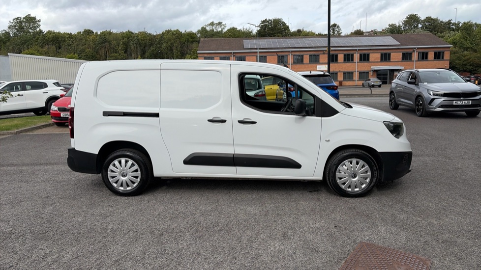 Vauxhall Combo Cargo Combo L2 Diesel 2300 1.5 Turbo D 100ps H1 Prime Van - Image 9