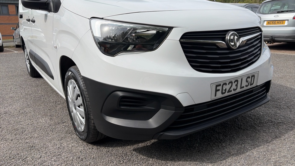 Vauxhall Combo Cargo Combo L2 Diesel 2300 1.5 Turbo D 100ps H1 Prime Van - Image 26