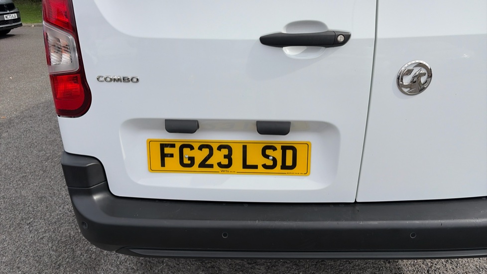 Vauxhall Combo Cargo Combo L2 Diesel 2300 1.5 Turbo D 100ps H1 Prime Van - Image 28