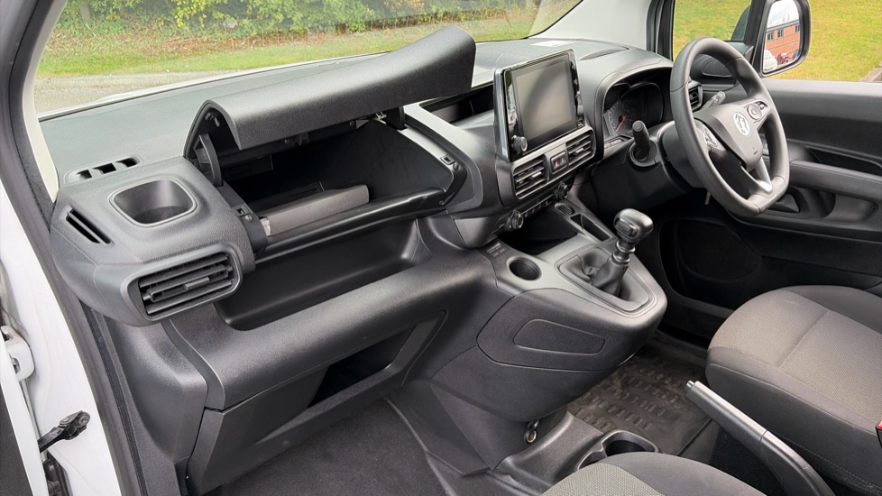Vauxhall Combo Cargo Combo L2 Diesel 2300 1.5 Turbo D 100ps H1 Prime Van - Image 33