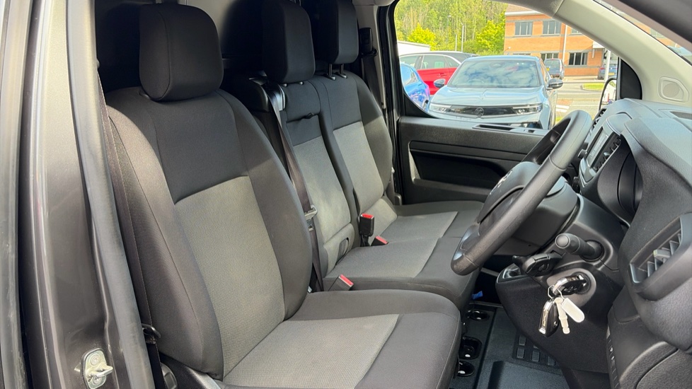 Vauxhall Vivaro L1 Diesel 3100 2.0d 145PS Pro H1 Van - Image 6