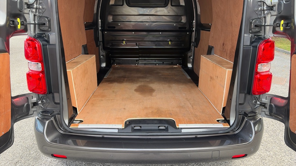 Vauxhall Vivaro L1 Diesel 3100 2.0d 145PS Pro H1 Van - Image 12
