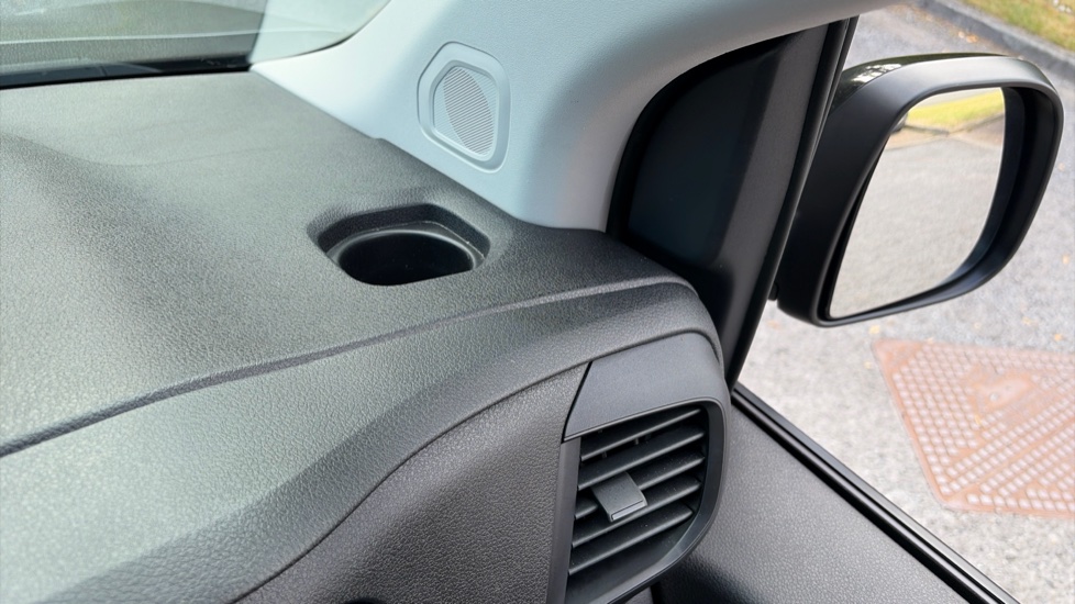 Vauxhall Vivaro L1 Diesel 3100 2.0d 145PS Pro H1 Van - Image 27