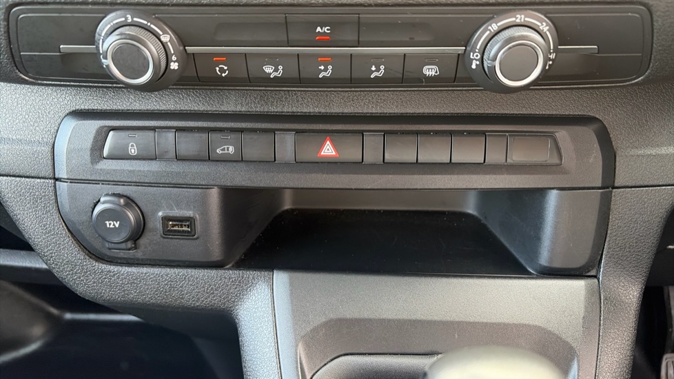 Vauxhall Vivaro L1 Diesel 3100 2.0d 145PS Pro H1 Van - Image 28