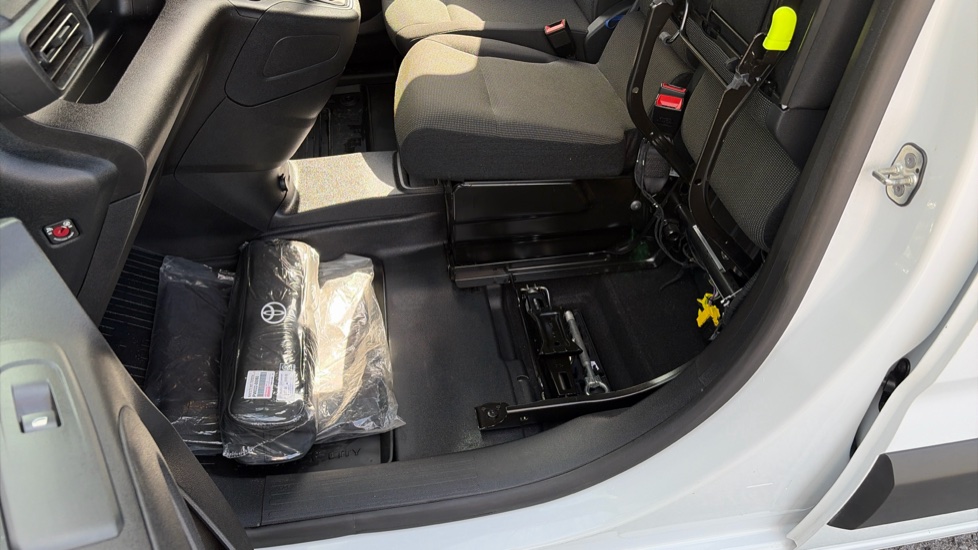 Toyota Proace City L1 Diesel 1.5D 100 Active Van - Image 32