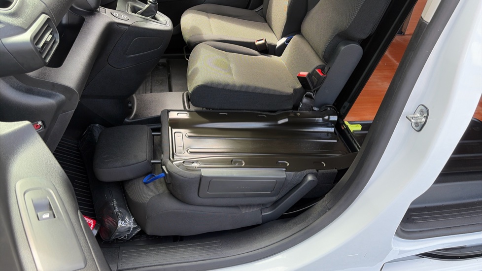 Toyota Proace City L1 Diesel 1.5D 100 Active Van - Image 37