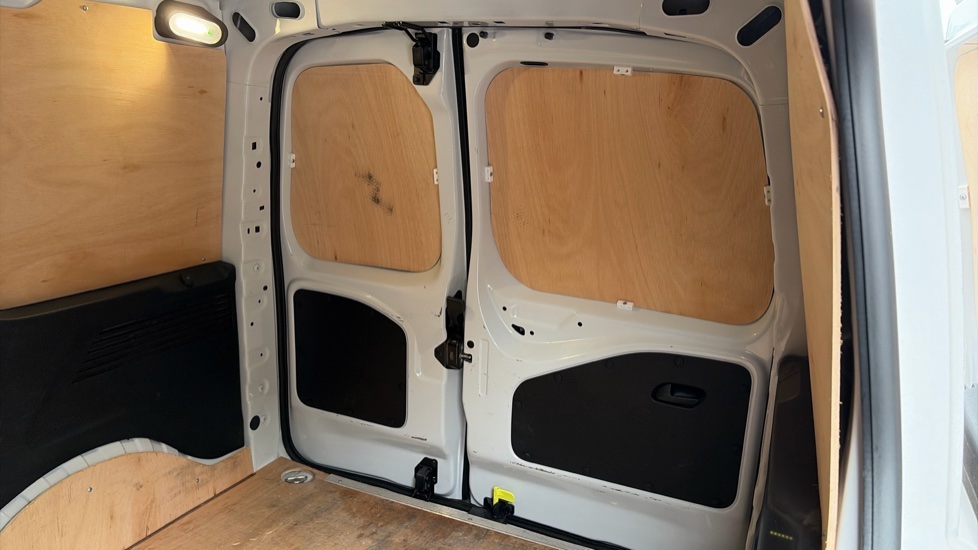 Vauxhall Combo Cargo Combo Electric 100kW Pro 52kWh H1 Van Auto - Image 14