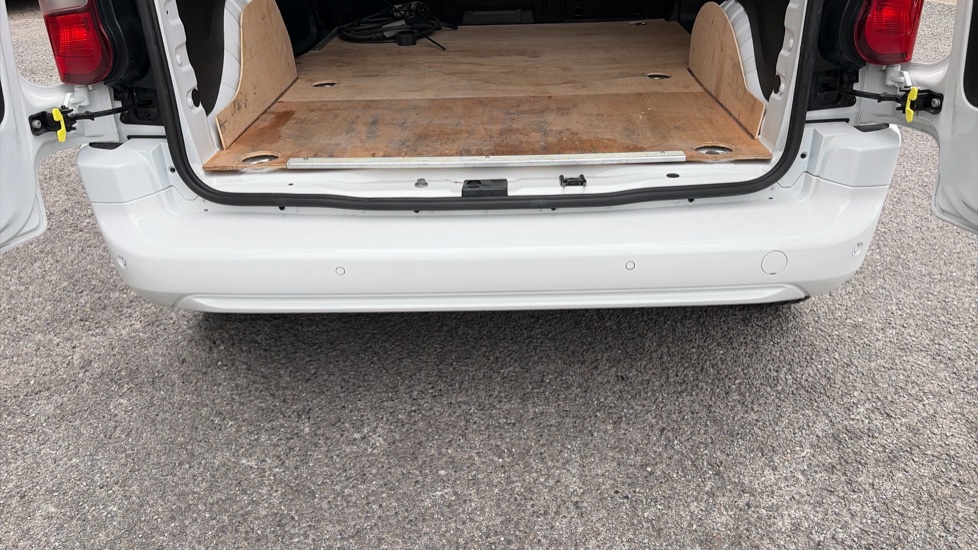 Vauxhall Combo Cargo Combo Electric 100kW Pro 52kWh H1 Van Auto - Image 21