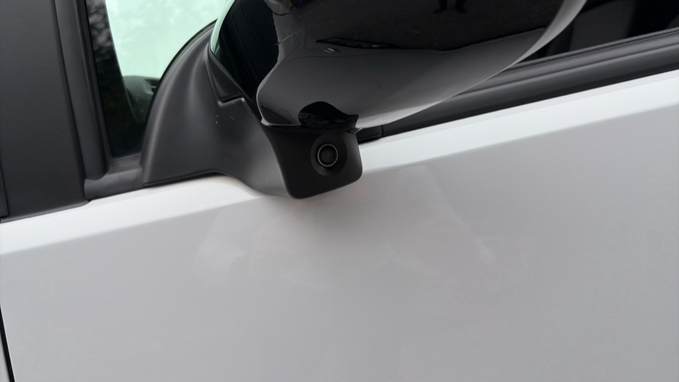 Vauxhall Combo Cargo Combo Electric 100kW Pro 52kWh H1 Van Auto - Image 31