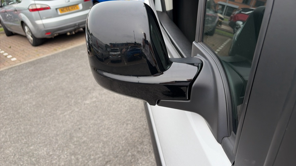 Vauxhall Combo Cargo Combo Electric 100kW Pro 52kWh H1 Van Auto - Image 37