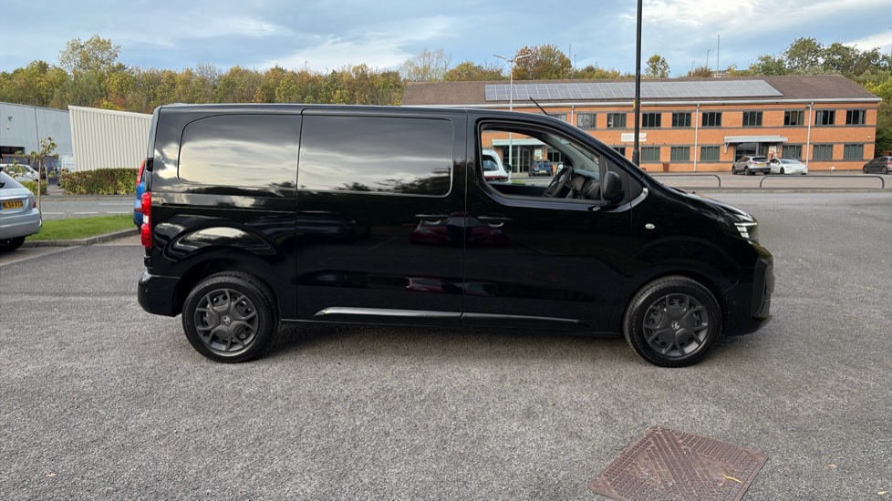 Vauxhall Vivaro L1 Diesel 1.5 Turbo D 120 Pro H1 Van - Image 9