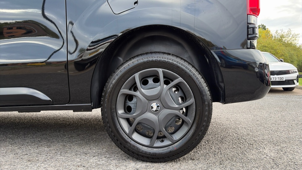 Vauxhall Vivaro L1 Diesel 1.5 Turbo D 120 Pro H1 Van - Image 17