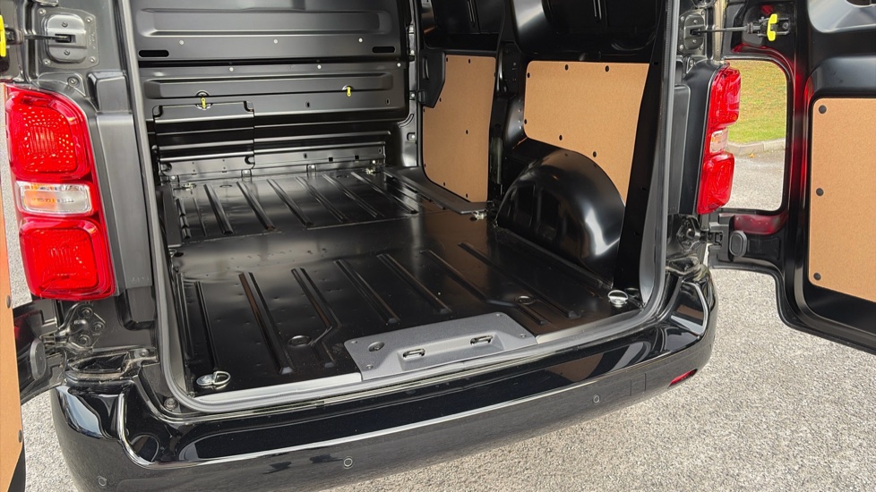 Vauxhall Vivaro L1 Diesel 1.5 Turbo D 120 Pro H1 Van - Image 35
