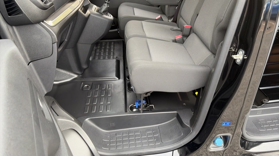 Vauxhall Vivaro L1 Diesel 1.5 Turbo D 120 Pro H1 Van - Image 38