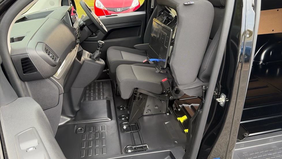 Vauxhall Vivaro L1 Diesel 1.5 Turbo D 120 Pro H1 Van - Image 39