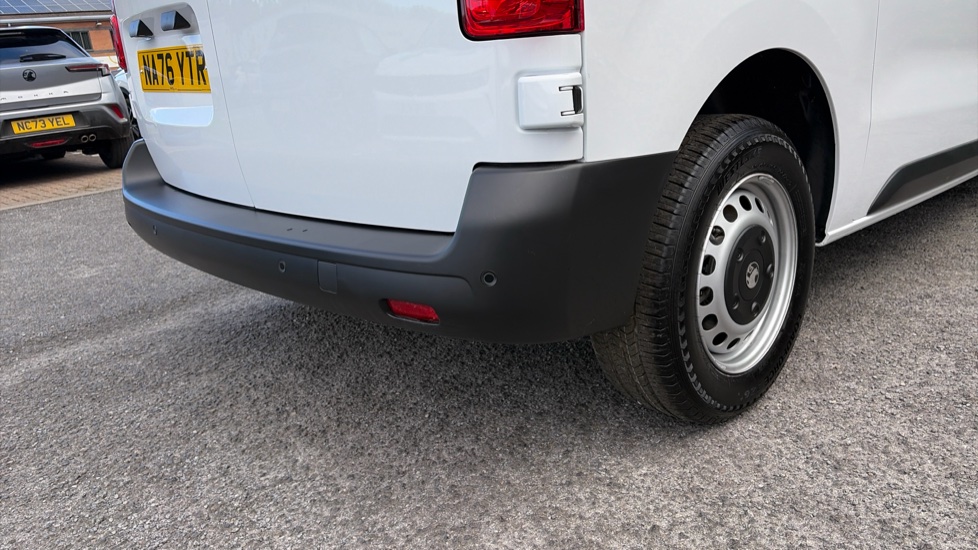Vauxhall Vivaro L2 Diesel 2.0 Turbo D 145 Prime H1 Van - Image 27