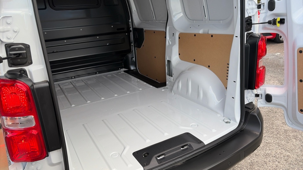 Vauxhall Vivaro L2 Diesel 2.0 Turbo D 145 Prime H1 Van - Image 32