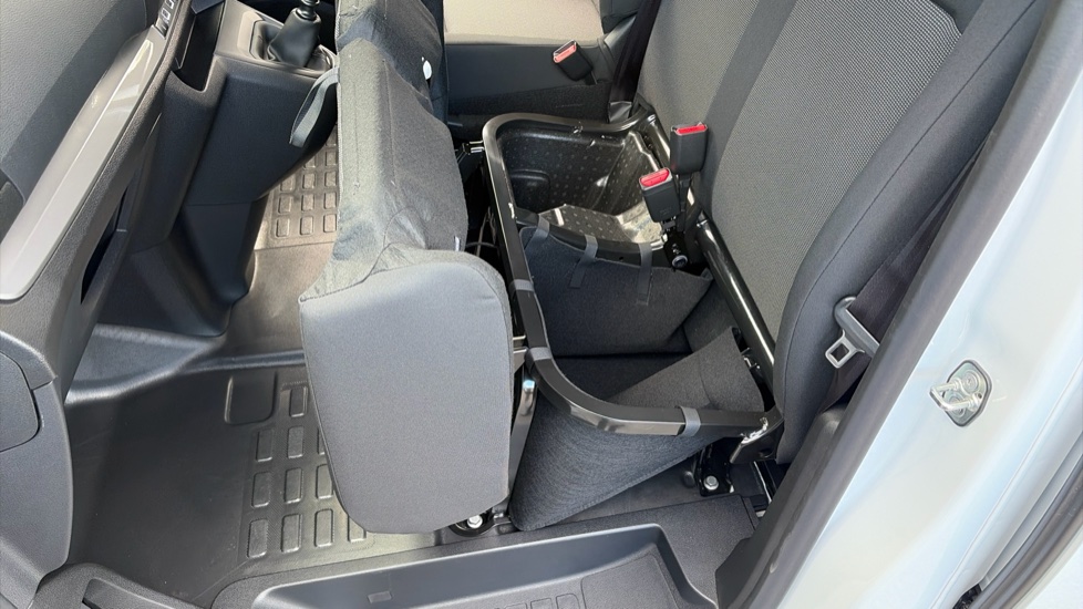 Vauxhall Vivaro L2 Diesel 2.0 Turbo D 145 Prime H1 Van - Image 38