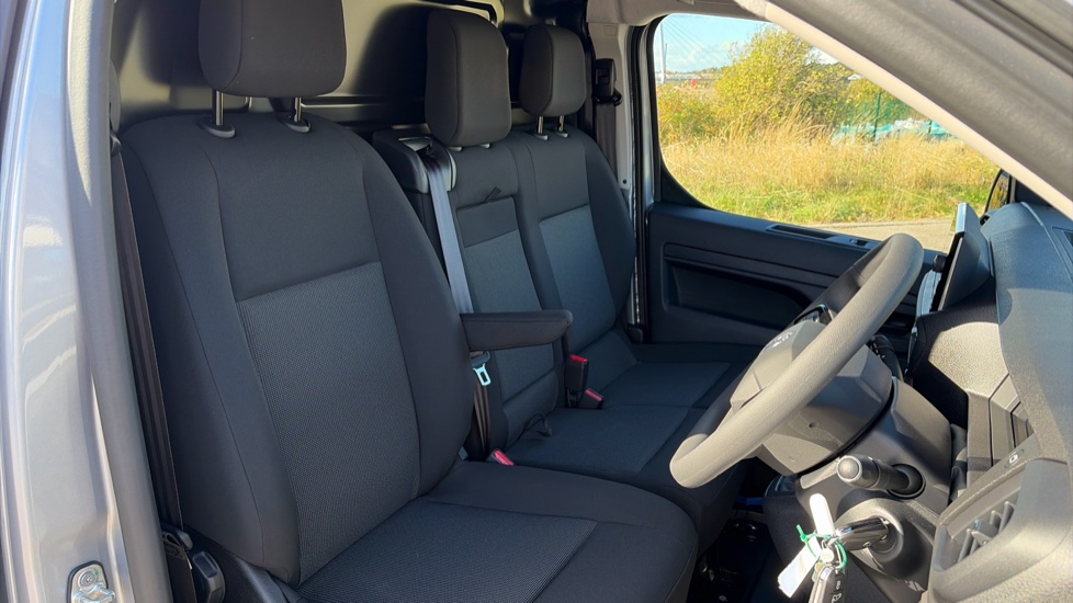Vauxhall Vivaro L1 Diesel 1.5 Turbo D 120 Pro H1 Van - Image 6