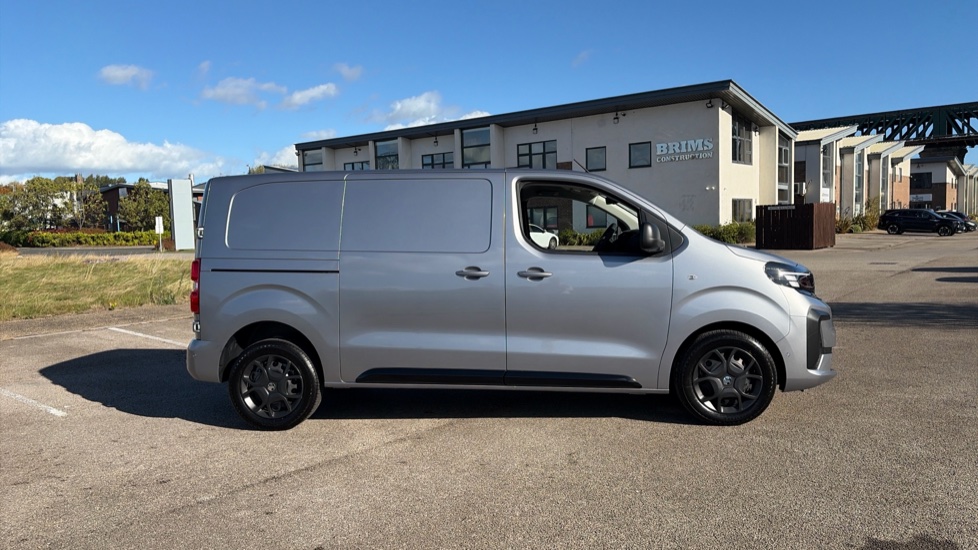 Vauxhall Vivaro L1 Diesel 1.5 Turbo D 120 Pro H1 Van - Image 9