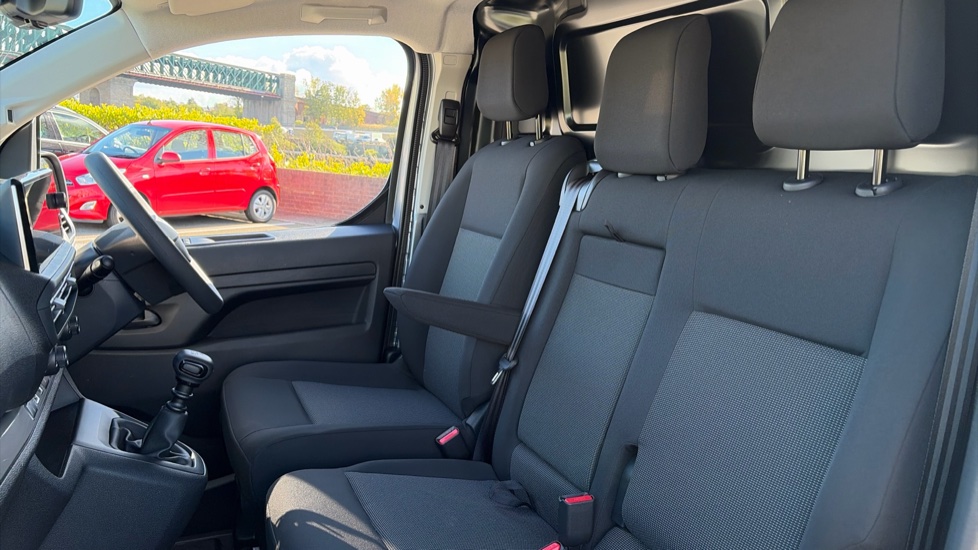 Vauxhall Vivaro L1 Diesel 1.5 Turbo D 120 Pro H1 Van - Image 13