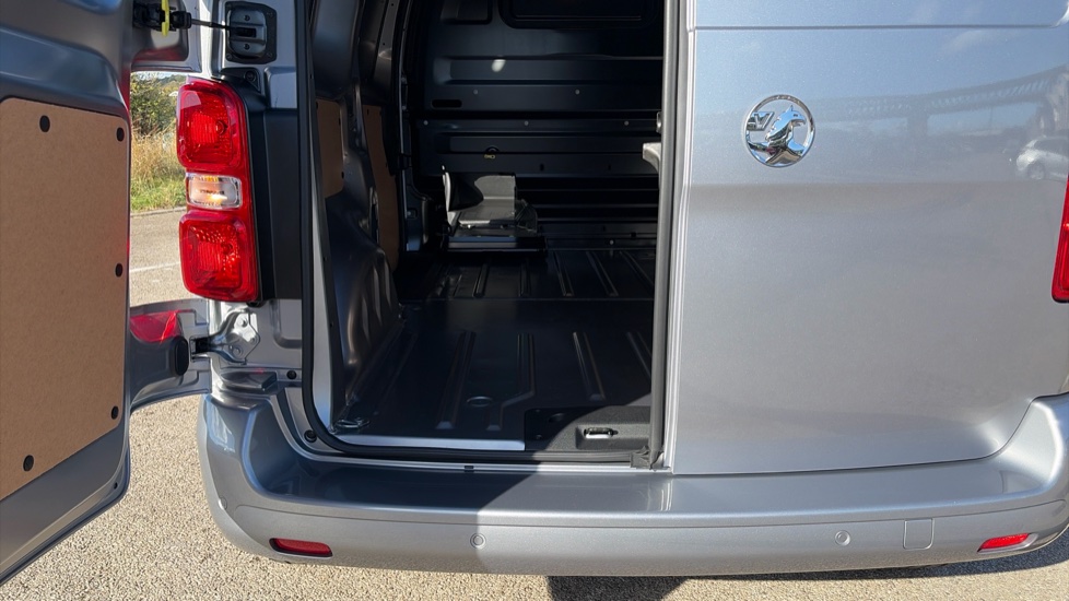 Vauxhall Vivaro L1 Diesel 1.5 Turbo D 120 Pro H1 Van - Image 38