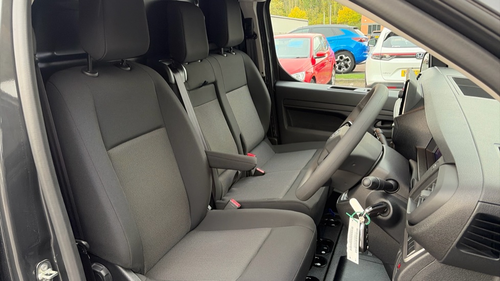 Vauxhall Vivaro L1 Diesel 1.5 Turbo D 120 Pro H1 Van - Image 6