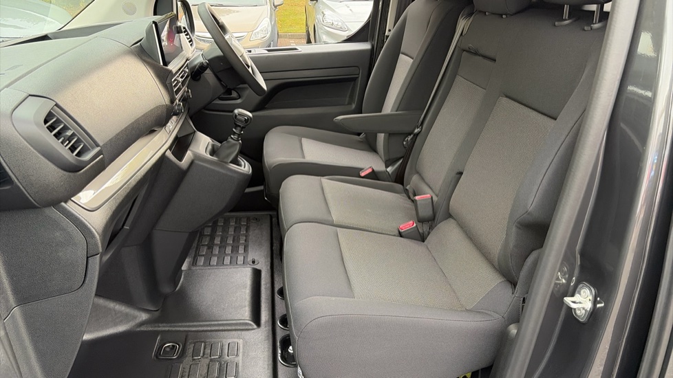 Vauxhall Vivaro L1 Diesel 1.5 Turbo D 120 Pro H1 Van - Image 13