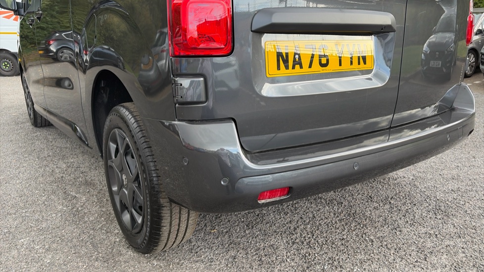 Vauxhall Vivaro L1 Diesel 1.5 Turbo D 120 Pro H1 Van - Image 22