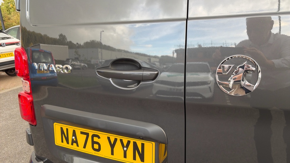 Vauxhall Vivaro L1 Diesel 1.5 Turbo D 120 Pro H1 Van - Image 24