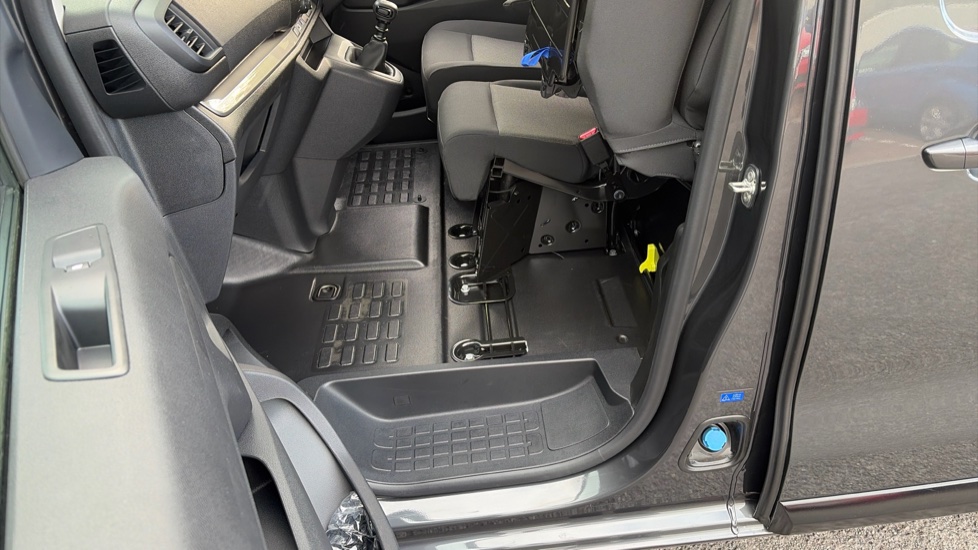 Vauxhall Vivaro L1 Diesel 1.5 Turbo D 120 Pro H1 Van - Image 35