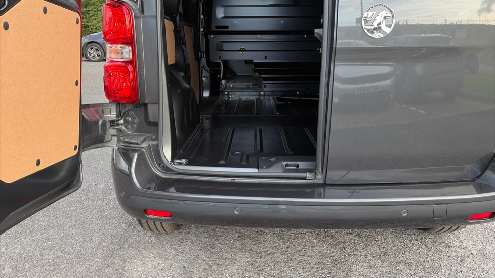 Vauxhall Vivaro L1 Diesel 1.5 Turbo D 120 Pro H1 Van - Image 39