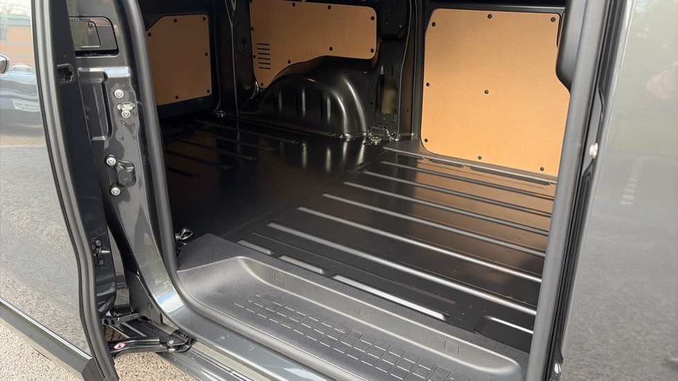 Vauxhall Vivaro L1 Diesel 1.5 Turbo D 120 Pro H1 Van - Image 5