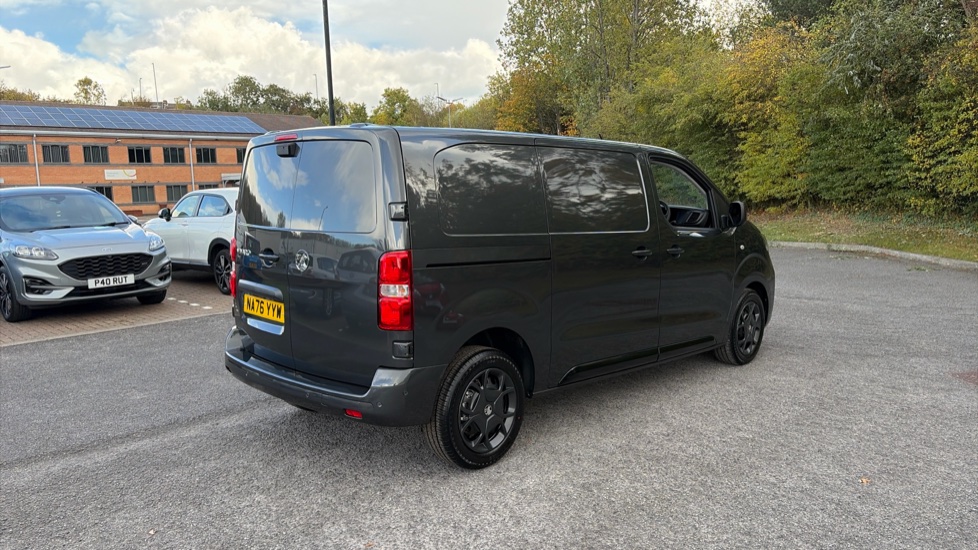 Vauxhall Vivaro L1 Diesel 1.5 Turbo D 120 Pro H1 Van - Image 10