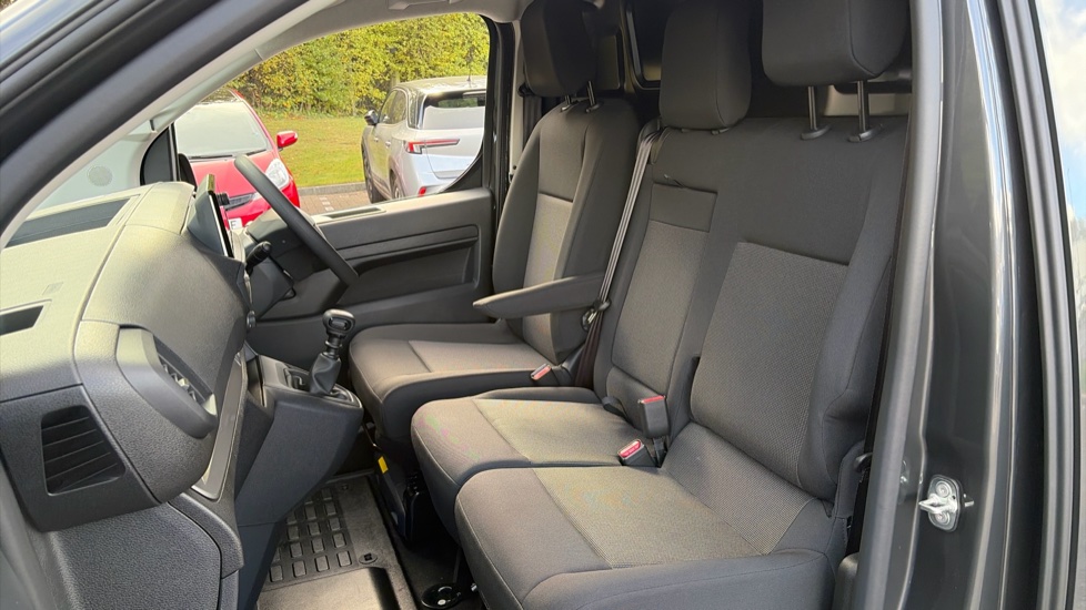 Vauxhall Vivaro L1 Diesel 1.5 Turbo D 120 Pro H1 Van - Image 13