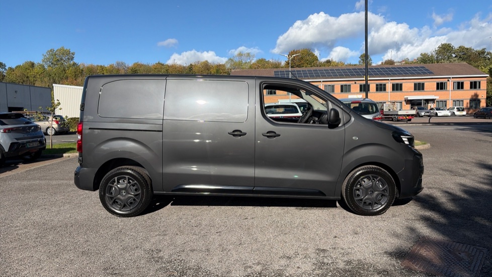 Vauxhall Vivaro L1 Diesel 1.5 Turbo D 120 Pro H1 Van - Image 9