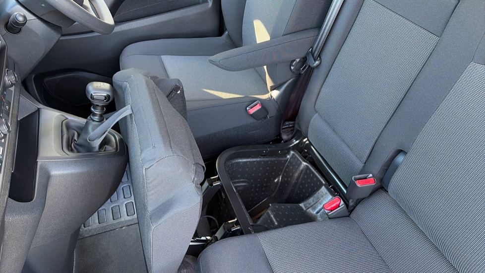 Vauxhall Vivaro L1 Diesel 1.5 Turbo D 120 Pro H1 Van - Image 23