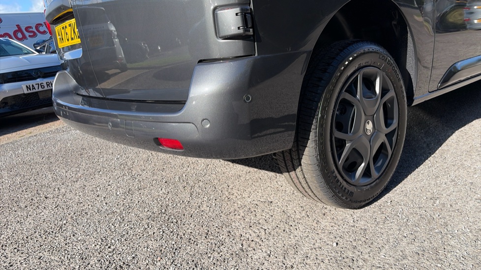 Vauxhall Vivaro L1 Diesel 1.5 Turbo D 120 Pro H1 Van - Image 32